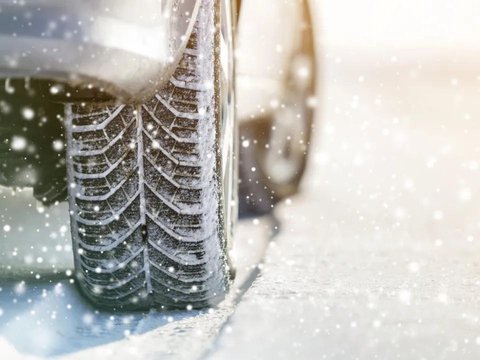 为什么标称 500 公里续航的车，实际可能只能跑 350 公里？