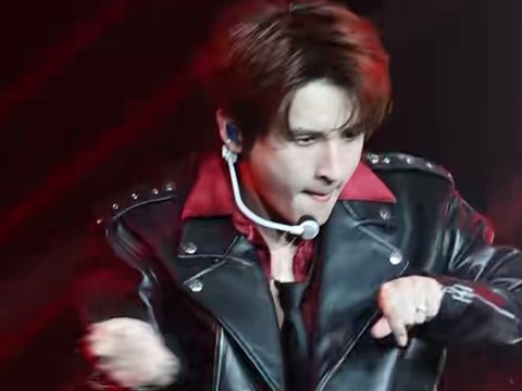 张远《夜的第七章》舞台三段声线切换rap炸场