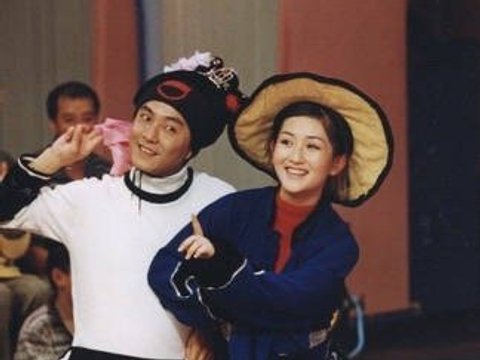 谢娜回忆早期艺名叶子，二十年沉淀成太阳女神