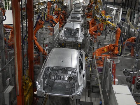 宝马因起火风险召回多款车