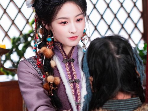 王艺阳被赞侧脸似刘亦菲，笑意难掩