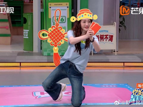 李小冉王濛即兴演绎求婚场面，误猜红包引爆笑点