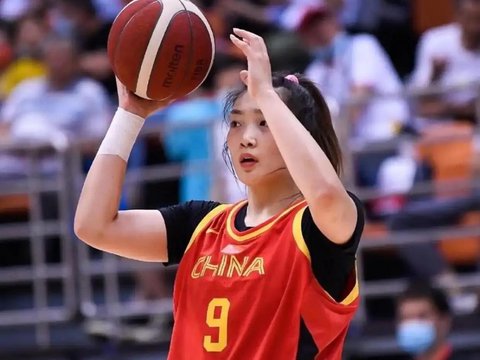 宫鲁鸣为什么连李梦都不要？苏群翻出30年前旧案，球迷看完沉默了