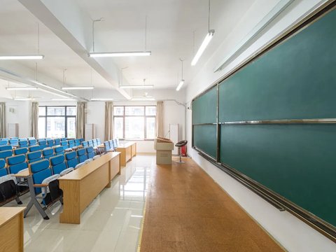 “刘欢退休仍是副教授”引热议！一个好老师的价值从不在职称