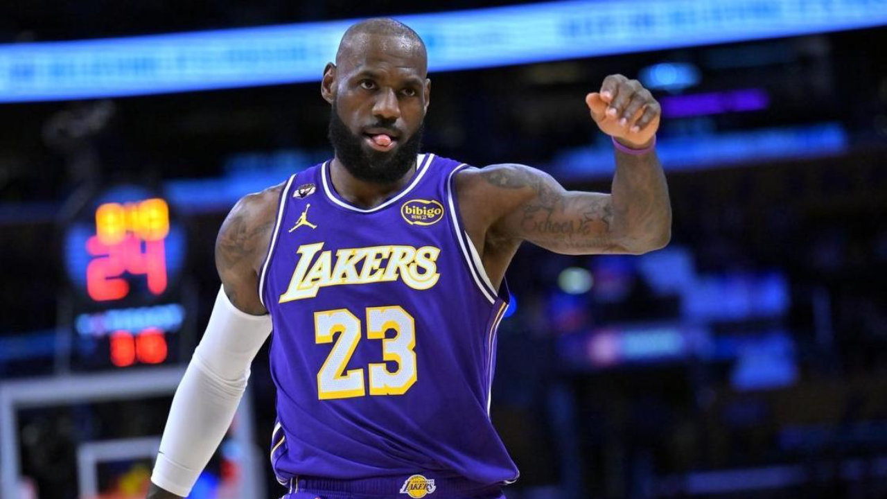 詹姆斯暗示今年不退役！说自己还能强势打几年！