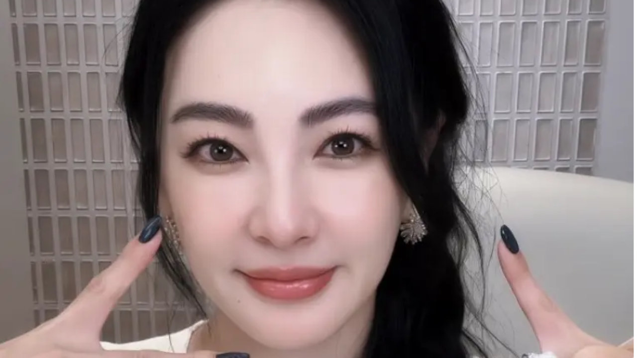 张雨绮在直播带货时发飙，只因网友迟迟不付款，面对代孕倒是沉默