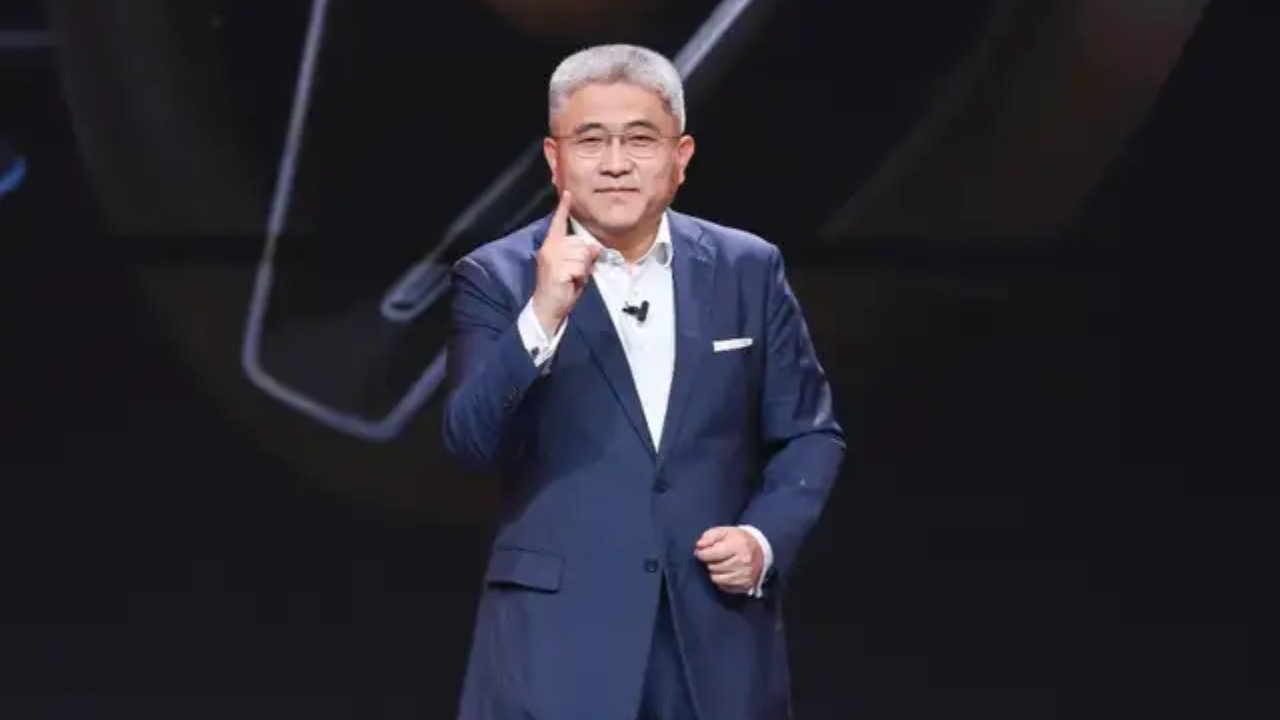 奔驰“老大哥”段建军，要带沃尔沃打一场硬仗