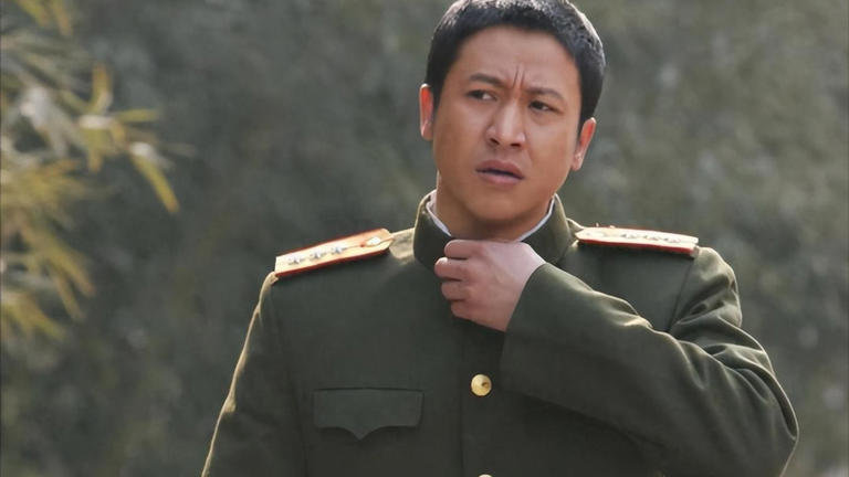 张国强被前妻嫌穷抛弃，二婚娶郭京飞旧爱，现今生活甜蜜美满！