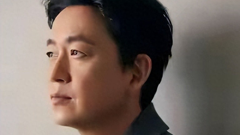 离婚12年后再看潘粤明董洁，一个越来越松弛，一个却活成了叹息！