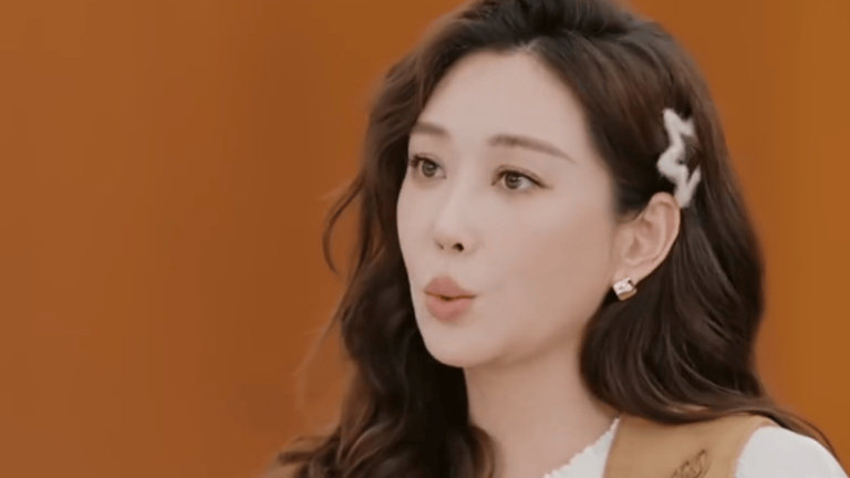 杜若溪自揭婚姻裂痕，与严屹宽教育观南辕北辙，感情陷入冷淡！