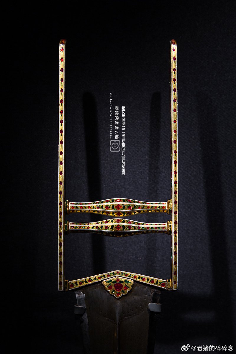 莫卧儿宫廷珍宝展展出16-19世纪繁花与利剑文物