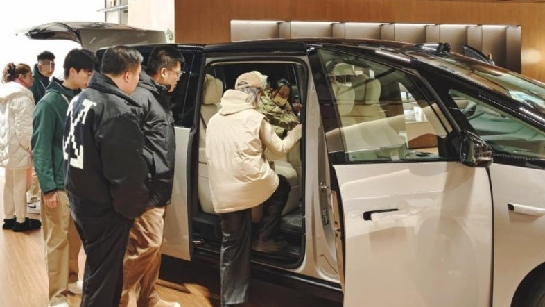 新能源MPV月考成绩：理想MEGA上升到第5，榜一车型月销7000+