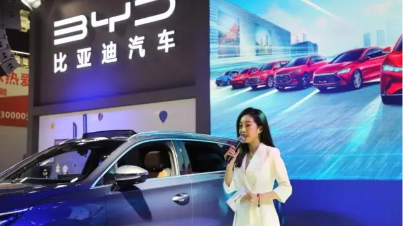 中国车市，旧王退位，新王诞生！落后百年的中国汽车工业崛起