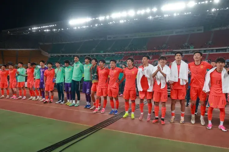 又赢了！中国U23国足7-0双杀中国香港队，王钰栋、拜合拉木缺战