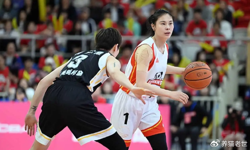 15分大逆转失败？女篮霸主惨遭两连败：杨力维21分王思雨12+7