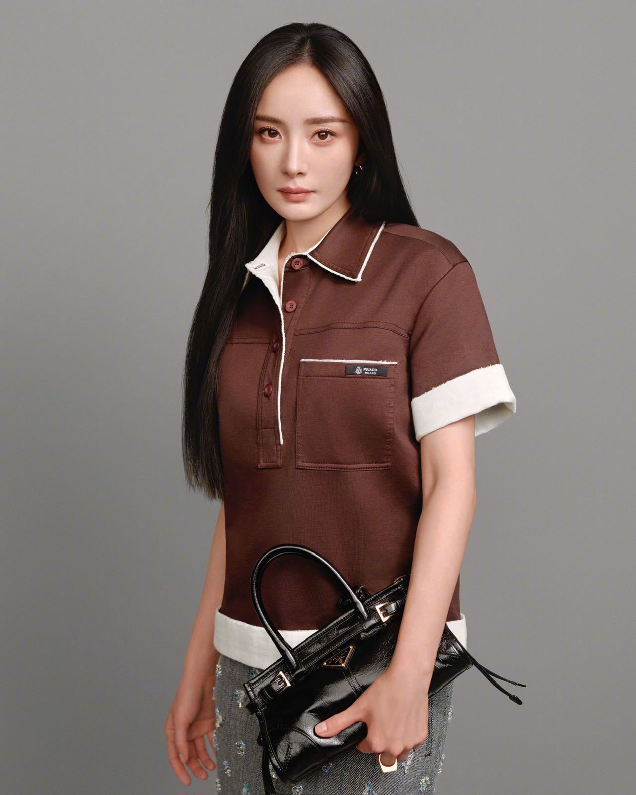 Prada官宣杨幂代言，高智感风格与实力契合