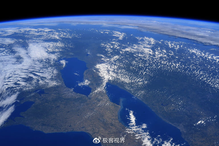 这可能是今年最美的地球照片,由spacex发射的宇航员在