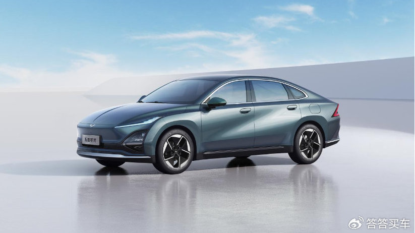 提供纯电与插混车型 五菱星光官图发布