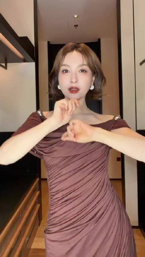 吴昕谭维维彭小苒三代浪姐同框