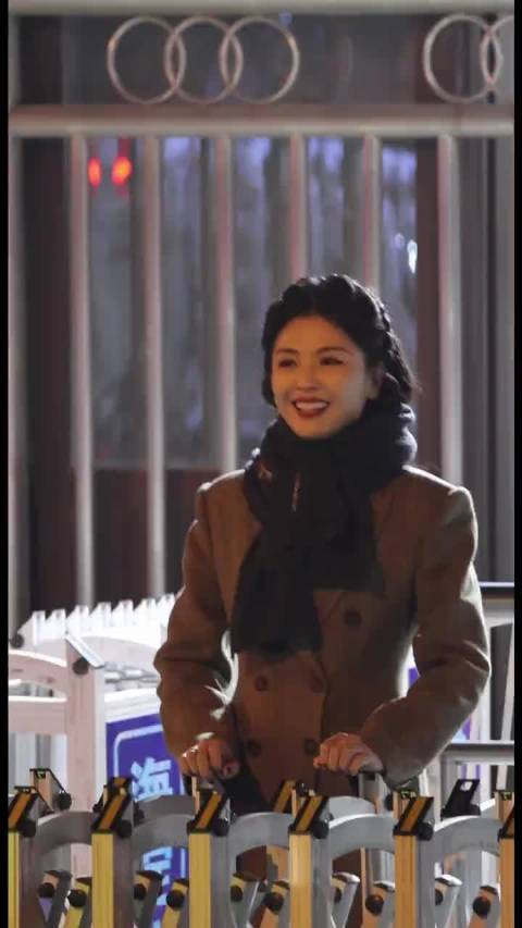 刘涛 春晚下班 姐姐好热情啊啊啊好漂亮