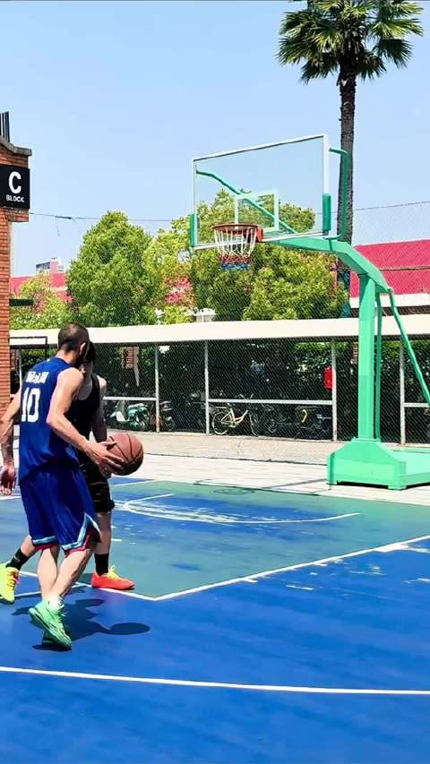 这是约基奇的门徒还是奥拉朱旺的门徒？