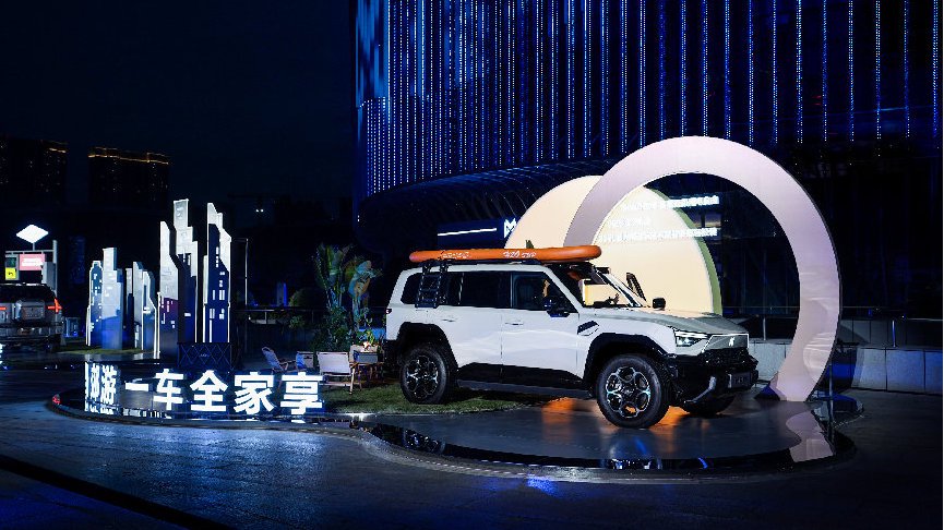 32.99万起 猛士M817开启预售 开创中国豪华智能越野SUV新时代