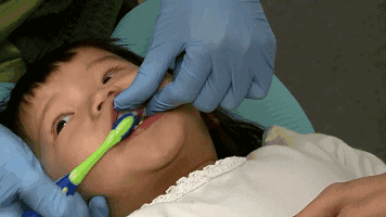 2岁宝宝一嘴牙齿全烂了,就是因为家长给他喝了这个!休闲区蓝鸢梦想 - Www.slyday.coM 2岁宝宝一嘴牙齿全烂了,就是因为家长给他喝了这个!休闲区蓝鸢梦想 - Www.slyday.coM