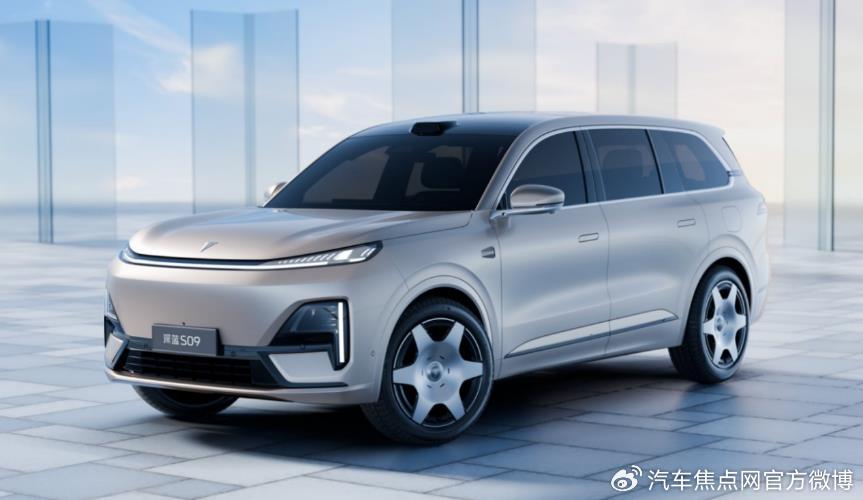 深蓝S09从大国工匠大会“信赖座驾”到家庭“全能伙伴”
