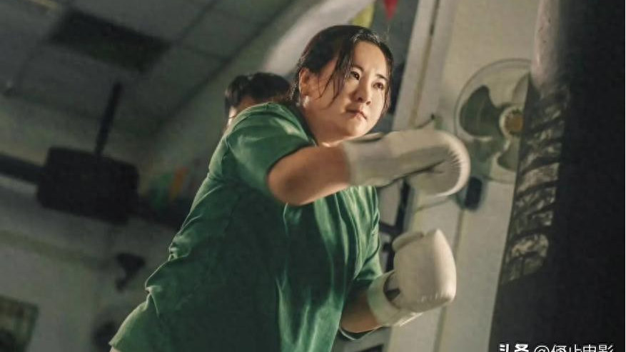 贾玲新片惨遭抵制，全网坐等新营销手段，口碑崩塌的她该怎么办？