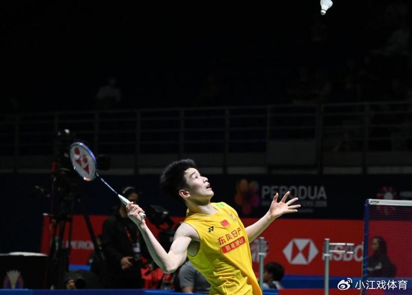 比肩李宗伟安赛龙！李诗沣2-0横扫世界第28，卫冕大马赛男单冠军