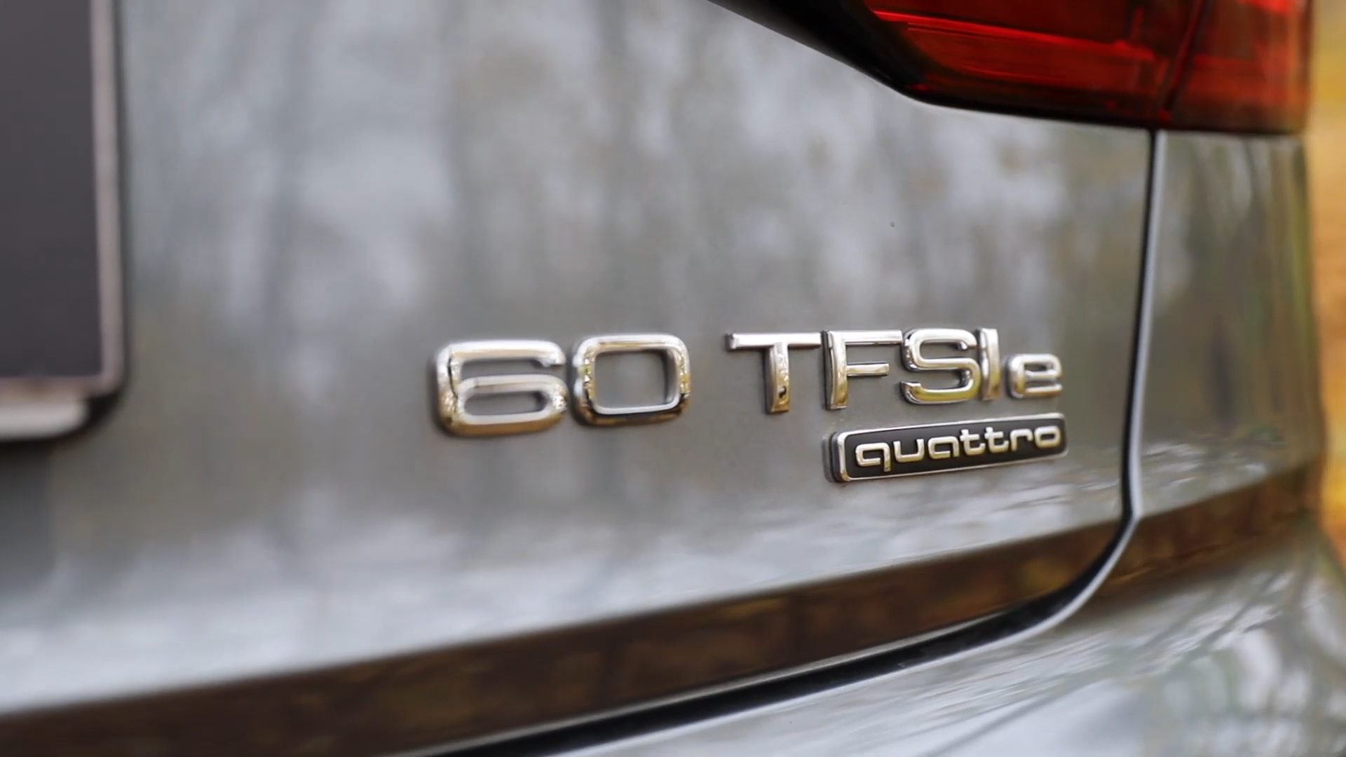 2021奥迪A8L 60TFSIe混合四驱车-奢华性能449HP-700NM！