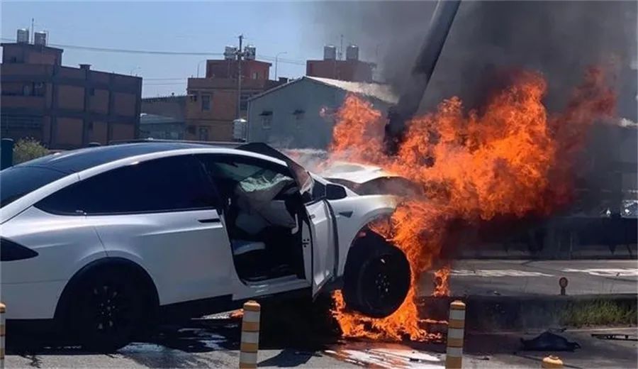 南京通报玄奘寺供奉牌位情况、林志颖驾驶特斯拉发生车祸、日本正式批休闲区蓝鸢梦想 - Www.slyday.coM 南京通报玄奘寺供奉牌位情况、林志颖驾驶特斯拉发生车祸、日本正式批休闲区蓝鸢梦想 - Www.slyday.coM