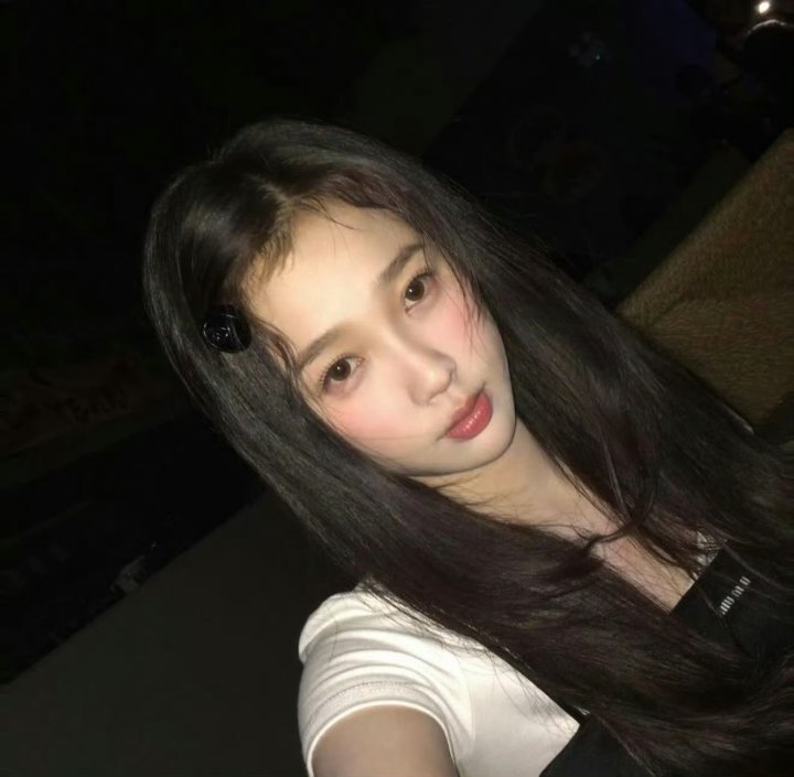 虞书欣发了姜小暮日常