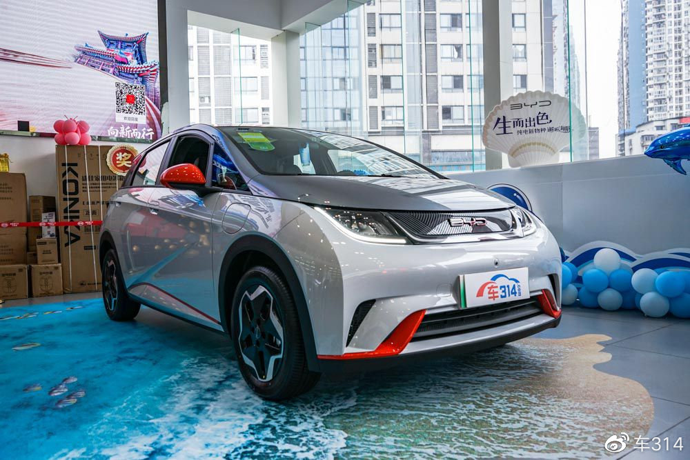 代步首选小型车 比亚迪海豚和本田飞度 选谁合适?