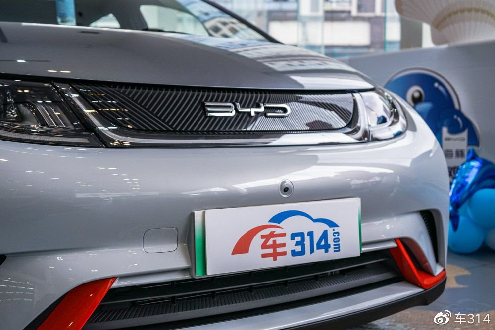 代步首选小型车 比亚迪海豚和本田飞度 选谁合适?