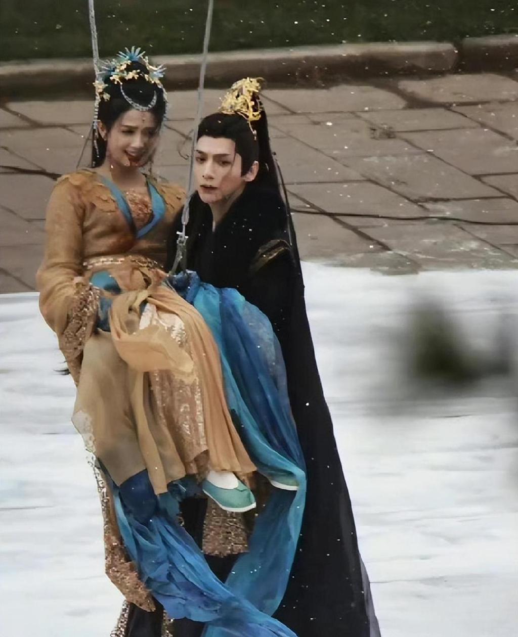 《风吹半夏》热度爆棚，仍存在2个瑕疵，欧豪犯了男艺人通病休闲区蓝鸢梦想 - Www.slyday.coM