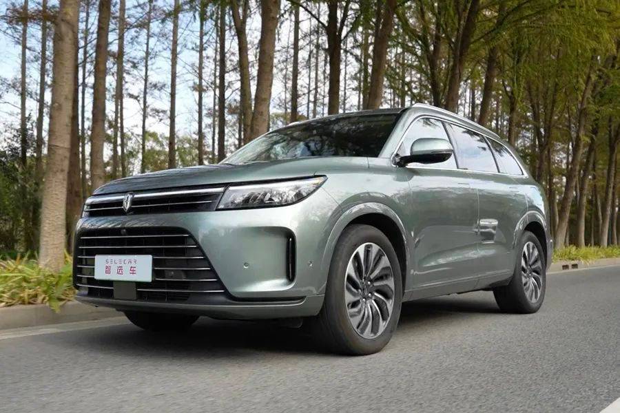 传祺ES9对比问界M7谁才是户外第二个家