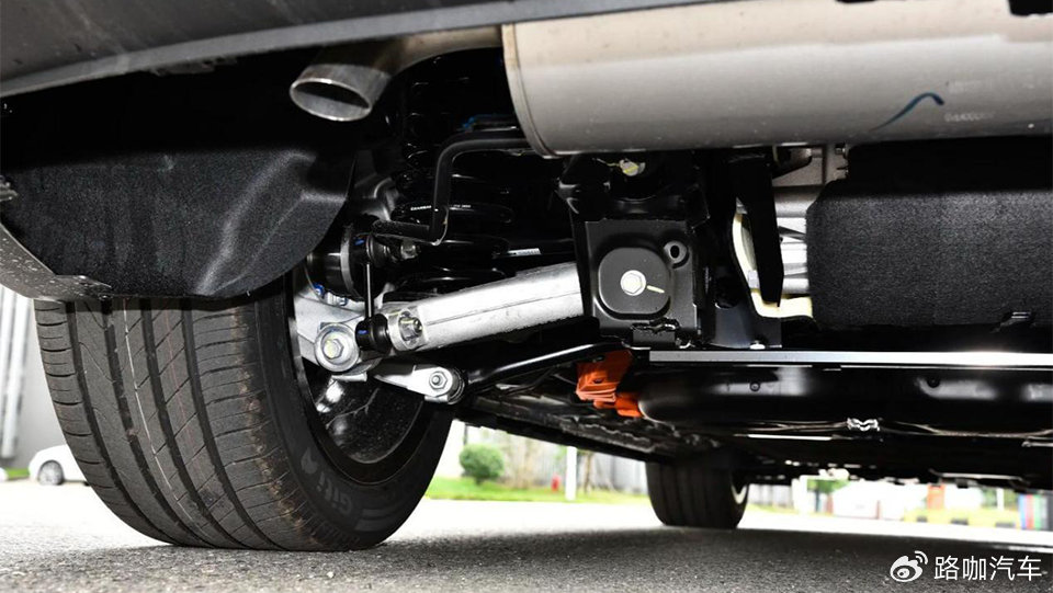 比秦L便宜1万,银河L6 EM-i,底盘操控超过比亚迪了?