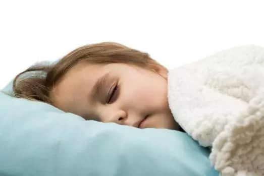 为什么宝宝睡觉喜欢投诚式，各种睡姿真的有意思！-宝宝睡觉喜欢投降姿势什么原因1