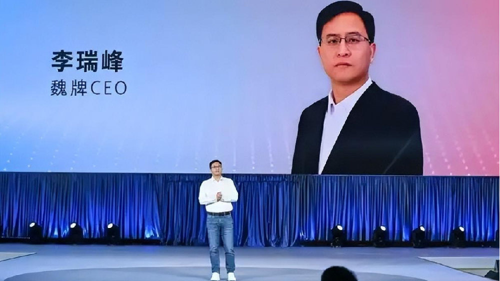 魏牌CEO论战华为余承东，会如何影响新能源汽车行业发展走向？