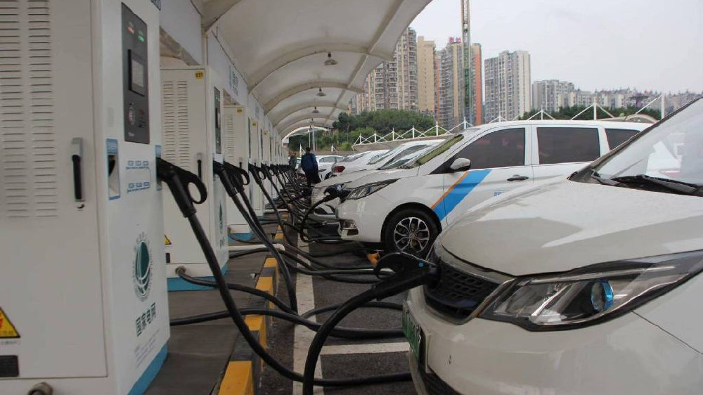 怕堵在路上没电？春节新能源车返程妙招在这里