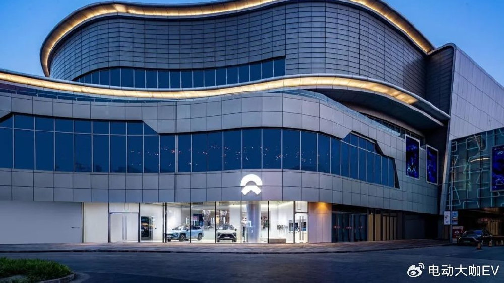 “阿尔卑斯”与“萤火虫”，能让蔚来的生态产生“化学反应”吗？