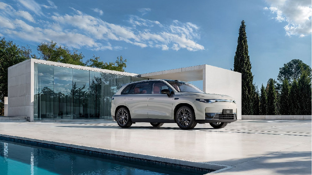 激光雷达+800V下放14万级市场 2026款零跑C10打破高端配置溢价规则