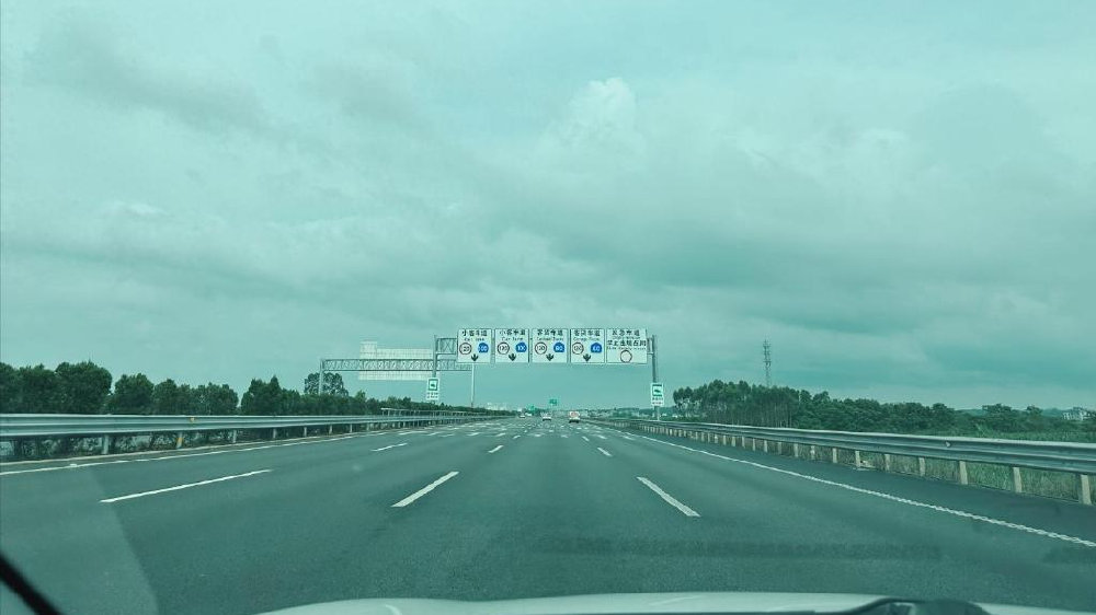 高速开到120反而更费油？把车速降回这个“黄金区间”，一箱油多跑80