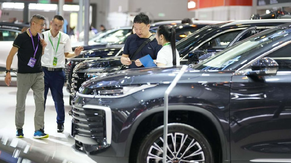 33.9万元特斯拉Model Y L上线 纯电六座SUV市场激战升级