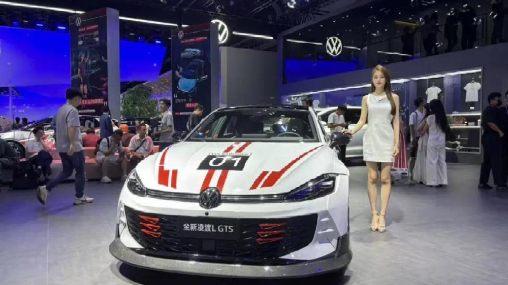 对话上汽大众高层：如何稳住销量基盘，平衡性价比和品牌溢价？