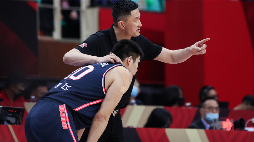 任骏飞退役，下赛季没人镇得住广东更衣室？球迷：有他在谁敢造次