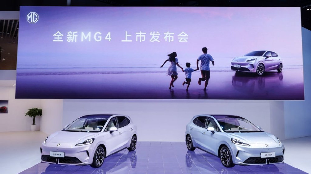 MG4杀疯了，半固态电池9.98万！