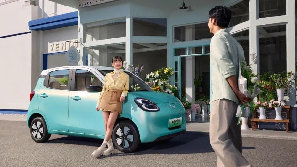 宏光MINIEV九月首周登顶中国汽车市场榜首