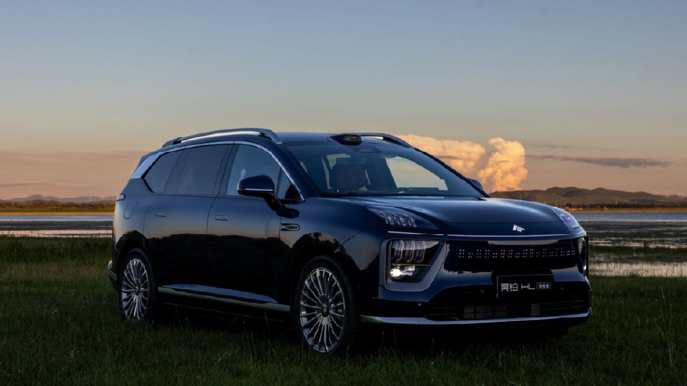 广汽真狠！昊铂HL增程版卖26.98万，车长超5米配空悬，还送免费电